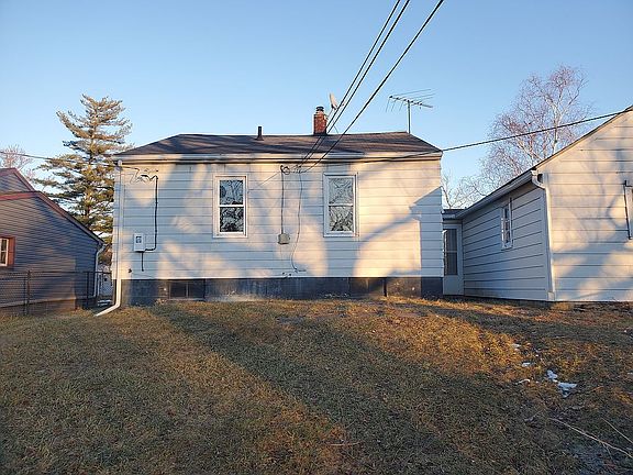 2nd image of 112 Pioneer Ave