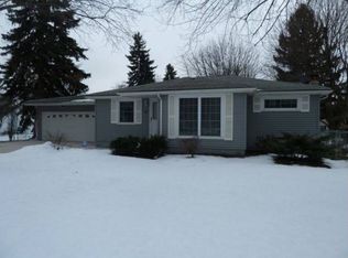 5 Crest Hill Dr, Rochester, NY 14624