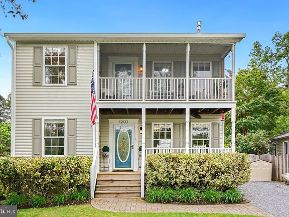 3rd image of 1203 Cove Dr