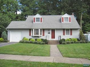 34 Brook St, Hackensack, NJ 07601