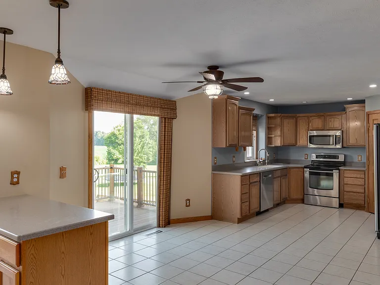 12912 Silver Spring Ln — Photo 22