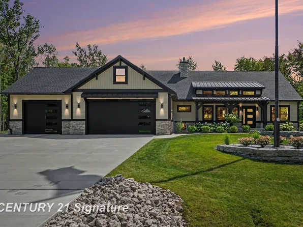 3568 E Douglas Dr, Midland, MI 48642