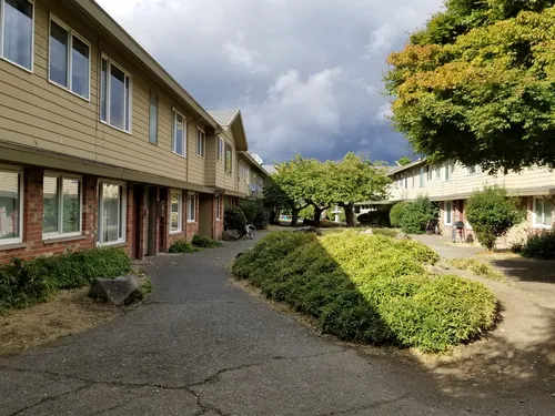 Colonial Garden Apartments Photo 1