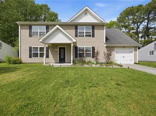 1112 Sir Gawaine Dr, Chesapeake, VA 23323