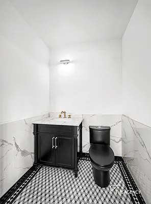 Rented by The Agency | media 27