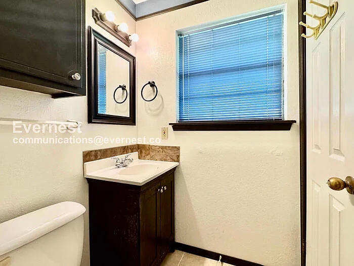 4325 S Ash Ave — Photo 10