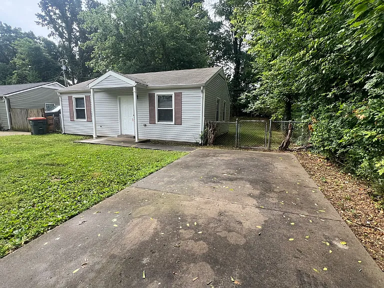 222 Burch Rd — Photo 2