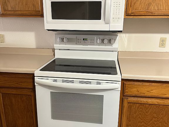 5th image of 40 E Fieldstone Cir APT 8