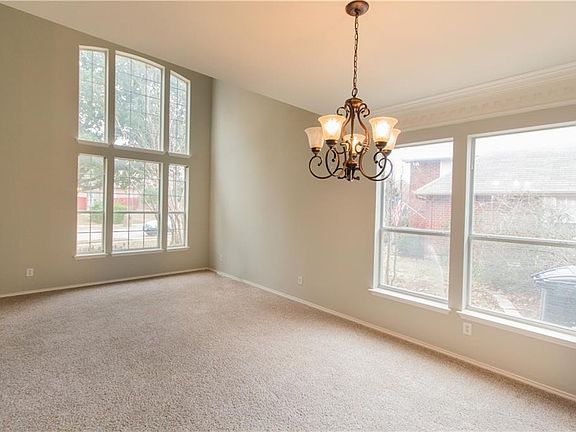 4th image of 1256 Winnipeg Dr