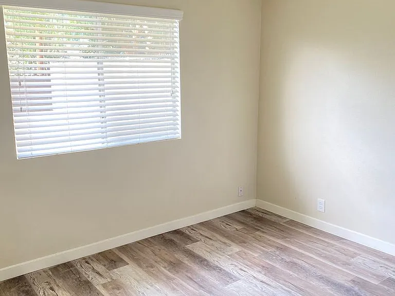 2057 Lupin St — Photo 10