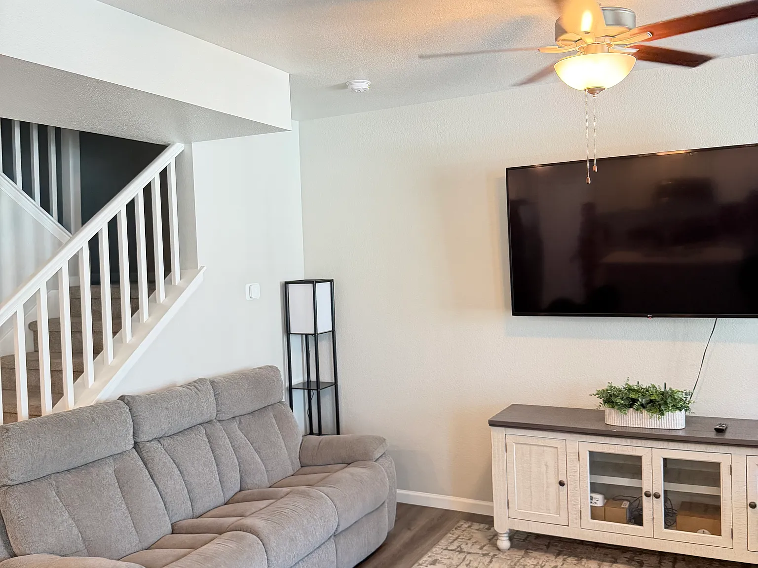 3 bed, 2.5 bath, 2302 sqft, $2,250 — Photo 1