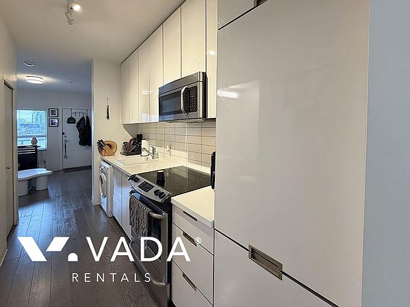 4th image of 138 Hastings St E #502
