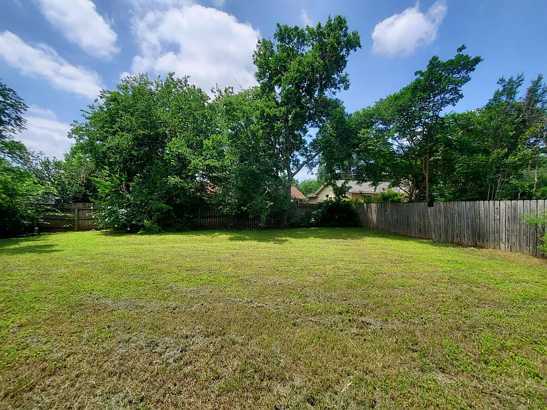 3703 Skipton Dr — Photo 29