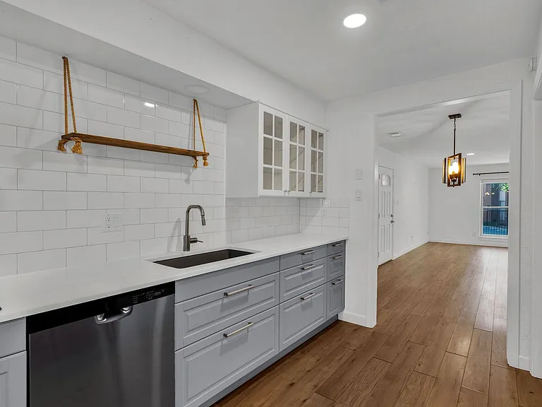 3033 SW Lydia Ave #107 — Photo 10