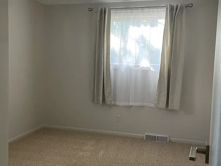 2560 Berwyck Rd SE — Photo 12