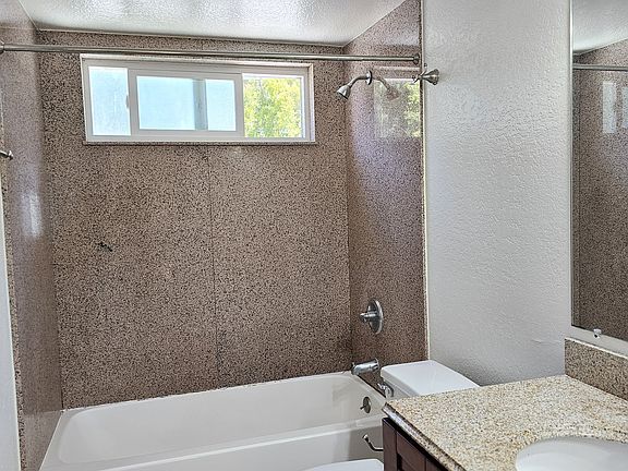 5th image of 3253 Honolulu Ave #B