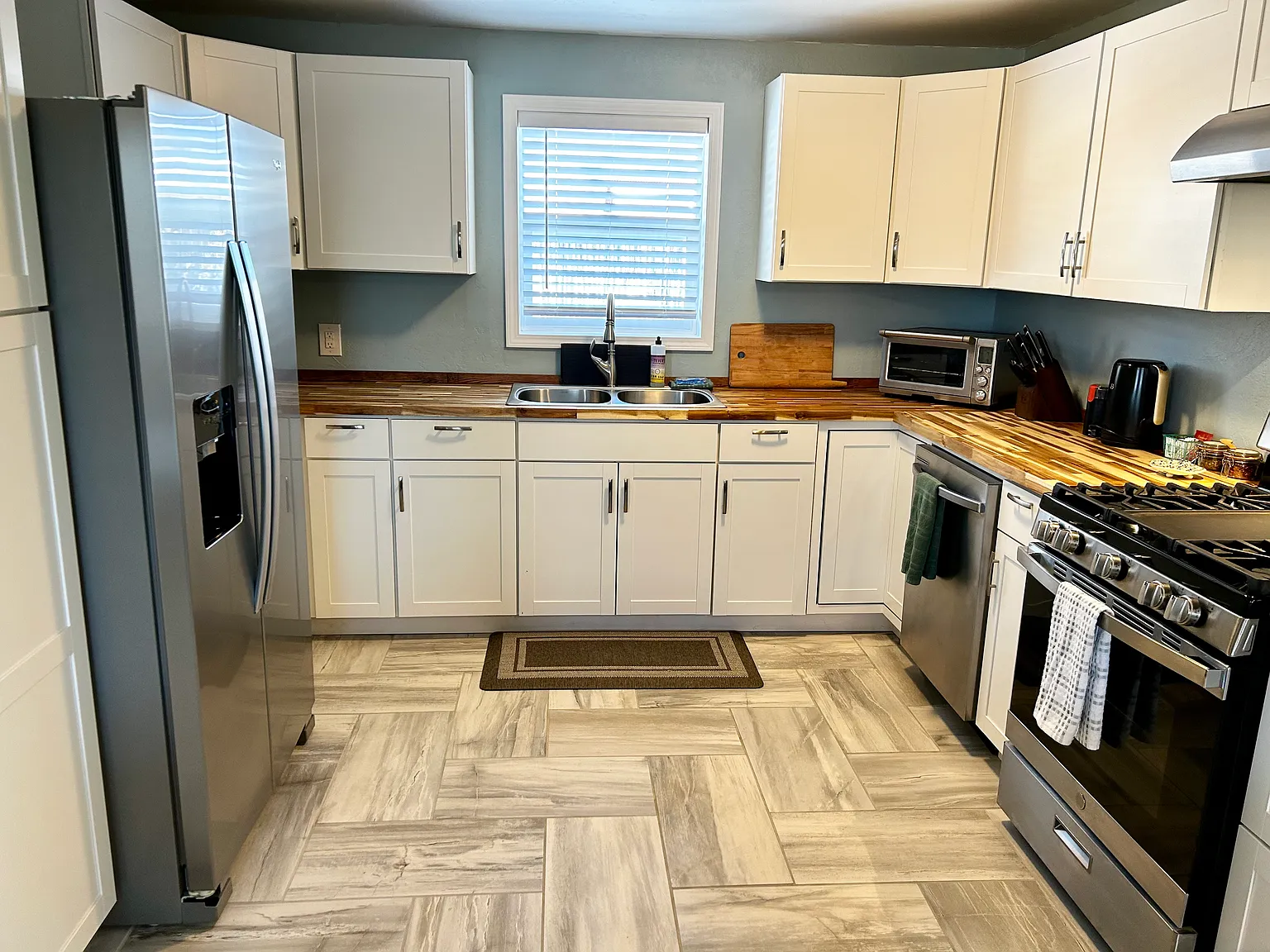 209 Holly Cir — Photo 4