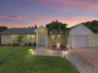 567 SE Chapman Ave, Port Saint Lucie, FL 34984