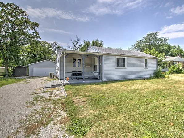 2645 E Logan St, Decatur, IL 62526