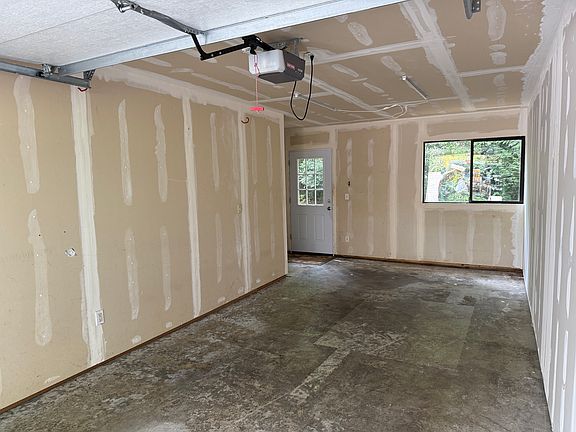 5th image of 10913 60th Ave #1