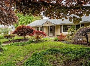 10 Westview Ter, Easthampton, MA 01027