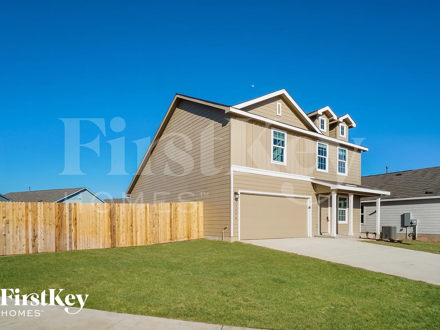 4 bed, 2.5 bath, 1874 sqft, $1,685 — Photo 2