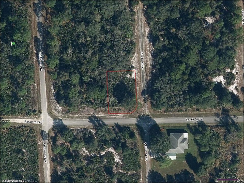 2nd image of 109 Caroline St NW