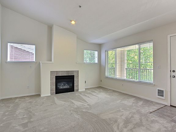 3rd image of 2120 Palisade Blvd #D-6