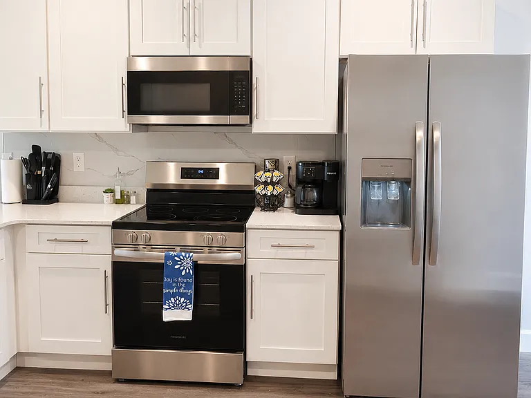 2235 Fraser St — Photo 15