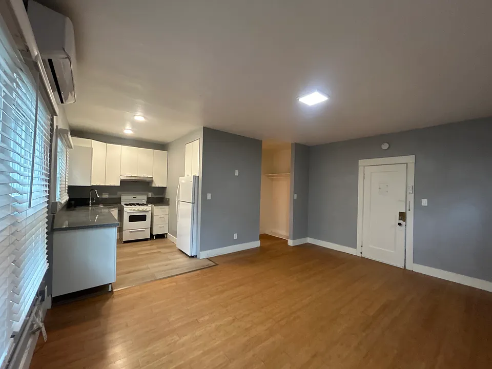 635 Elm Ave #10