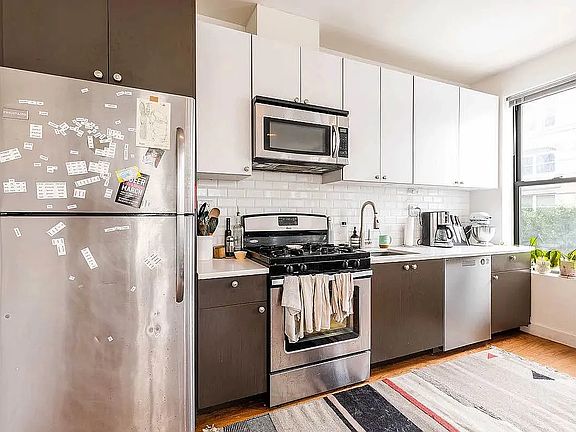 3rd image of 313 Knickerbocker Ave #1