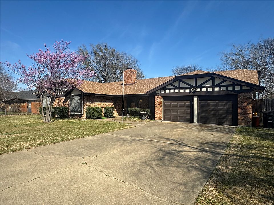 1st image of 202 Westmeadow Dr