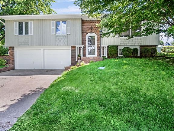 3rd image of 108 Westside Dr