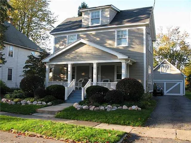 20 Clinton Pl photo 1