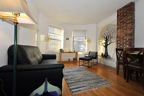 878 Huntington Ave #2 Photo 1