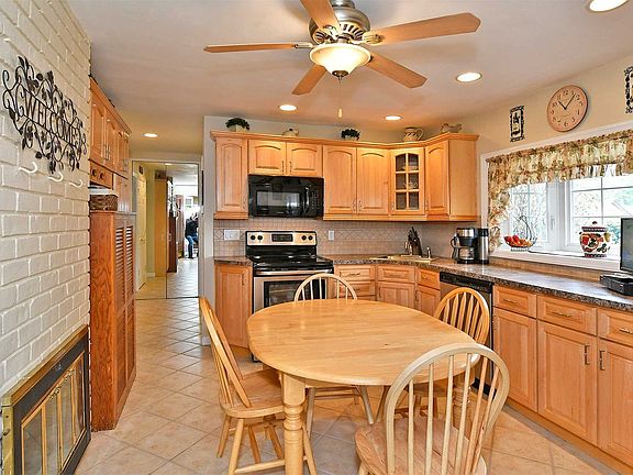 4th image of 80 Ball Park Ln