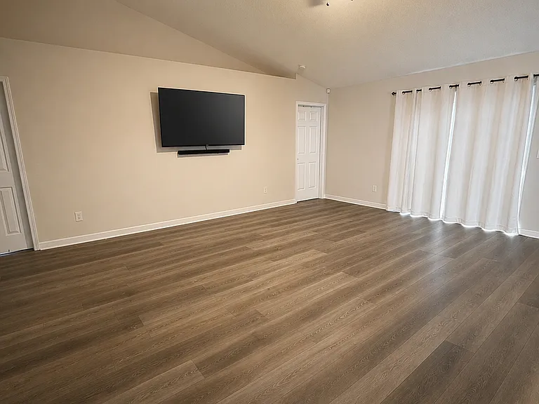 657 Intracoastal Cir — Photo 3