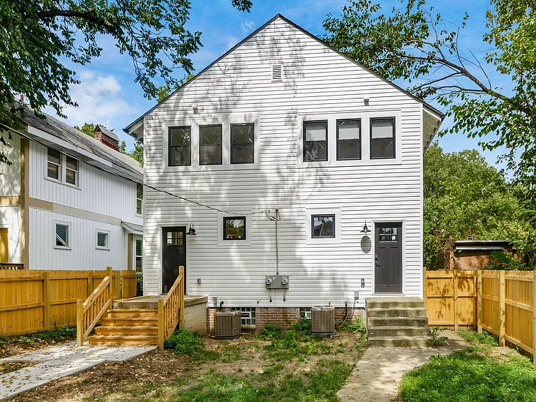 1671 Oak St — Photo 39