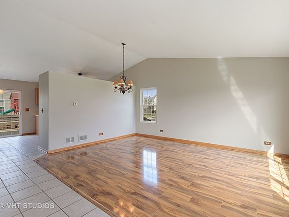 3rd image of 2448 Lotus Dr