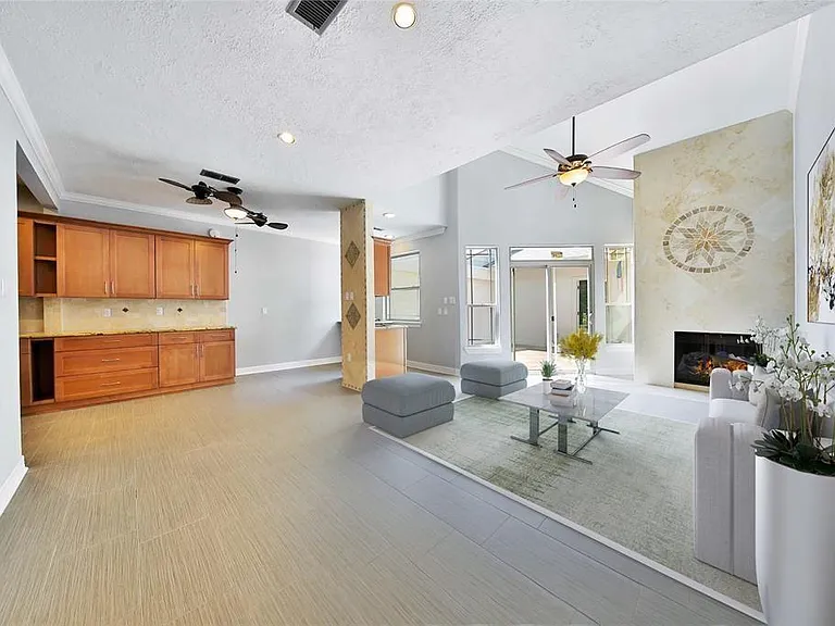 652 N Eldridge Pkwy — Photo 11