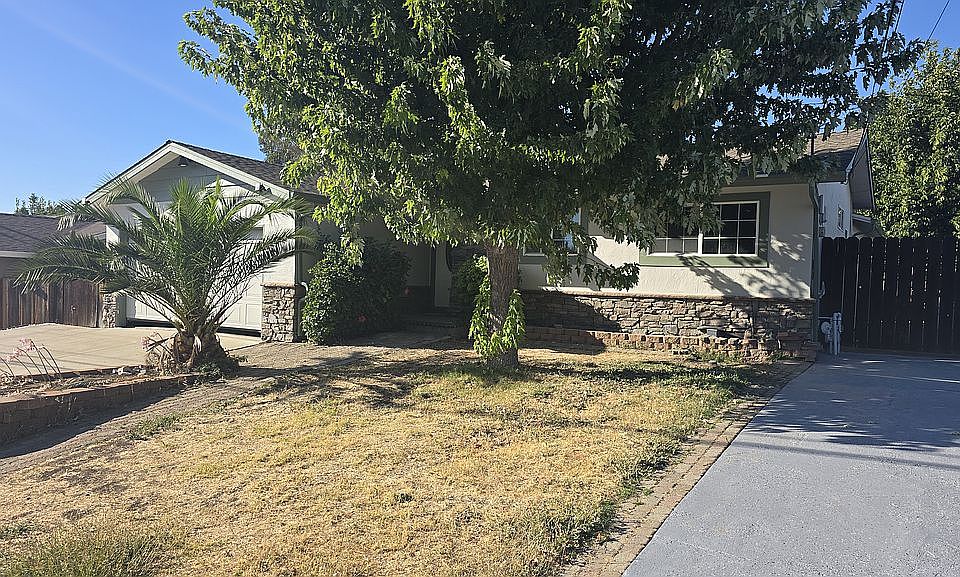 1st image of 2332 Saint George Dr