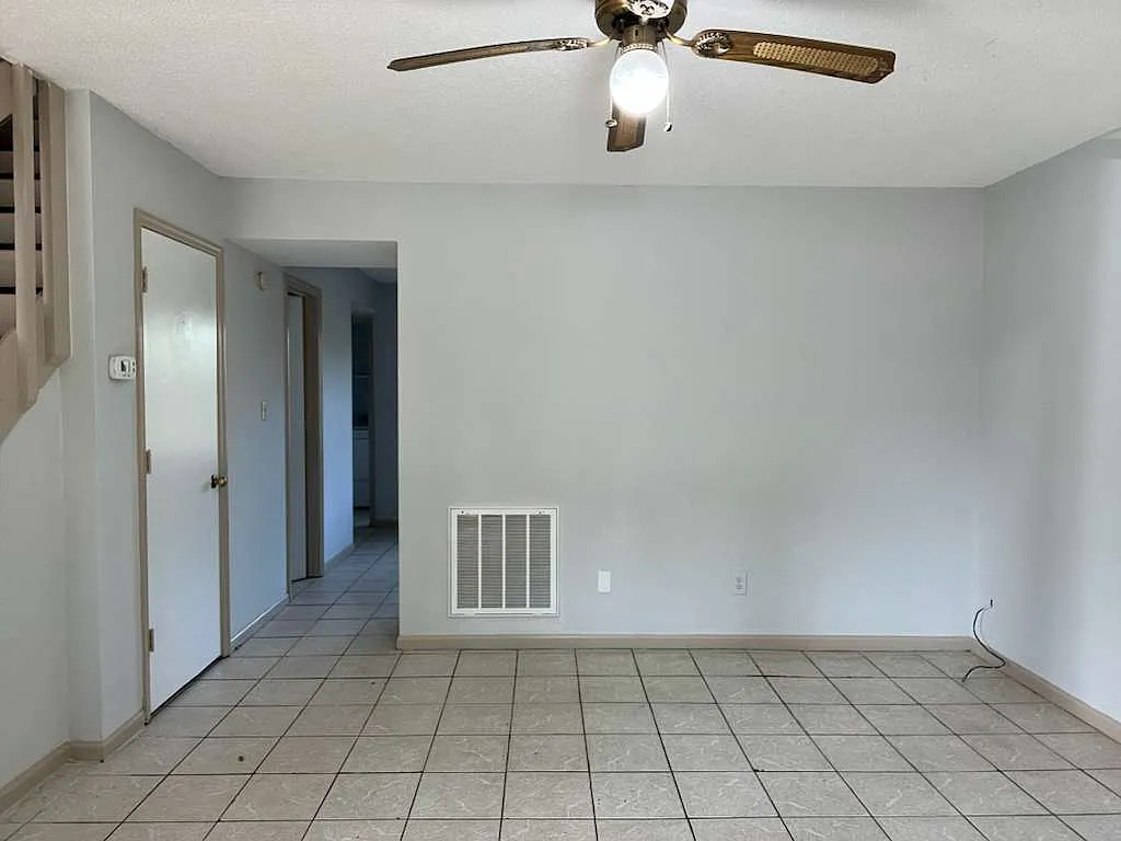2 bed, 1000 sqft, $1,400 — Photo 2