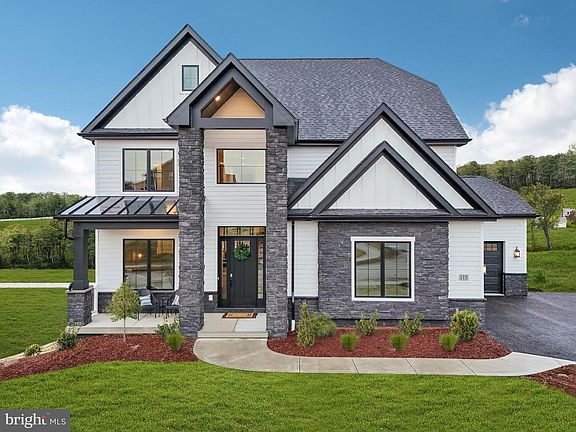 2nd image of 355 Bronson Cir #L1p
