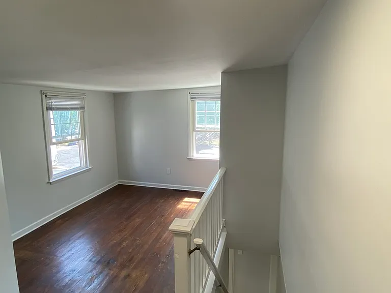 1902 Delaware Ave #B — Photo 18