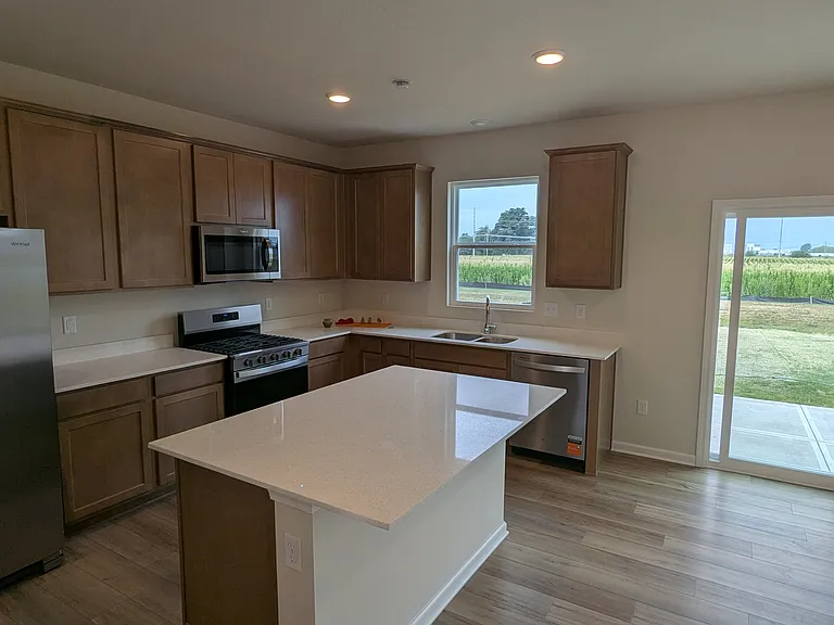 3858 Sterling Dr — Photo 4