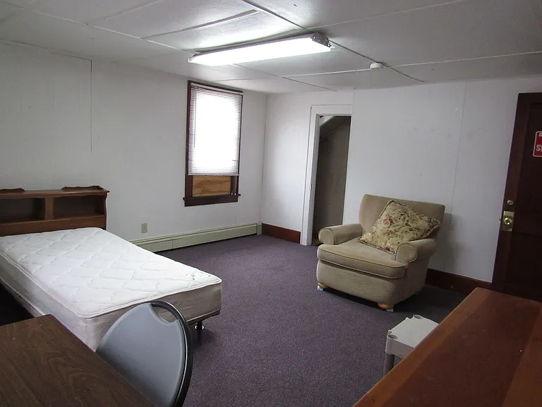 820 Grant St — Photo 13