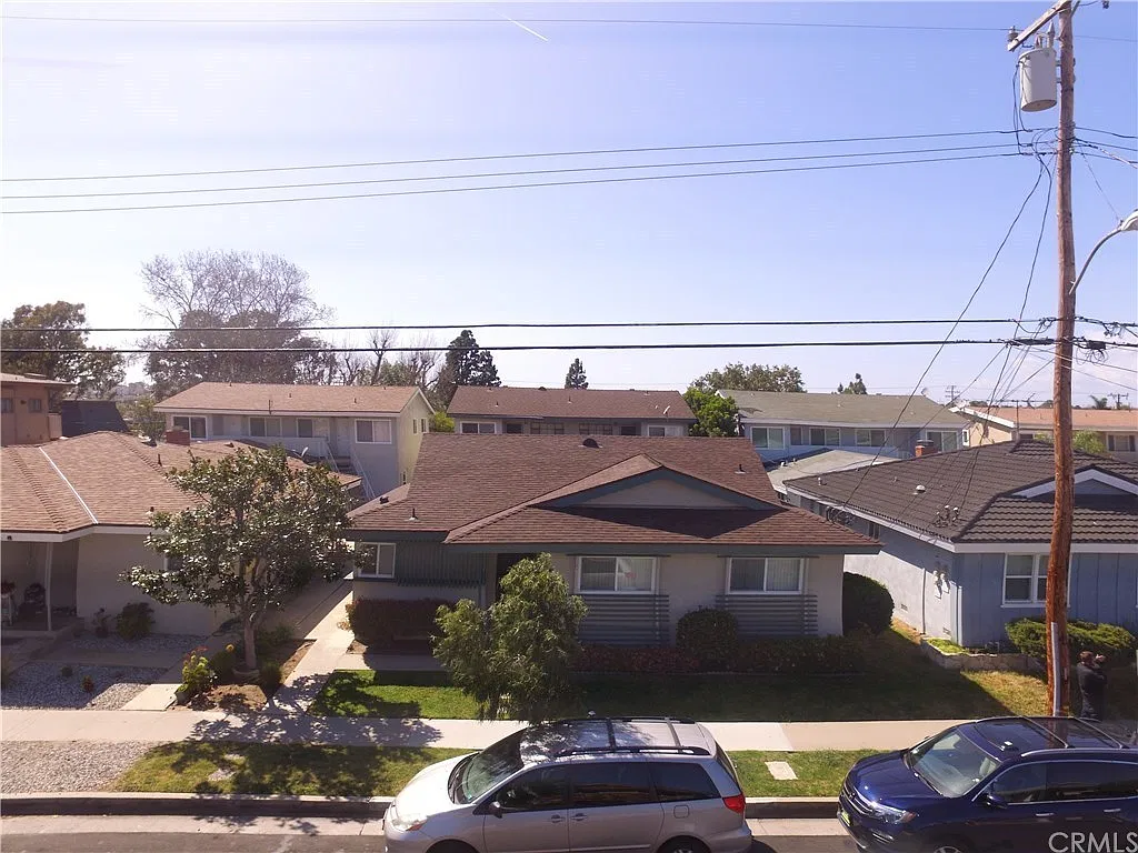 21107 Donora Ave — Photo 1