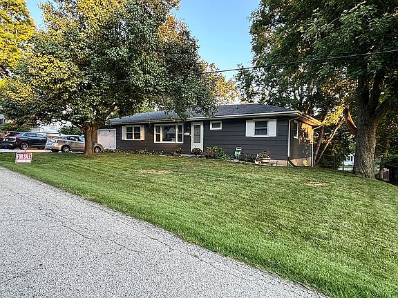 2nd image of 3527 E Eugene Dr