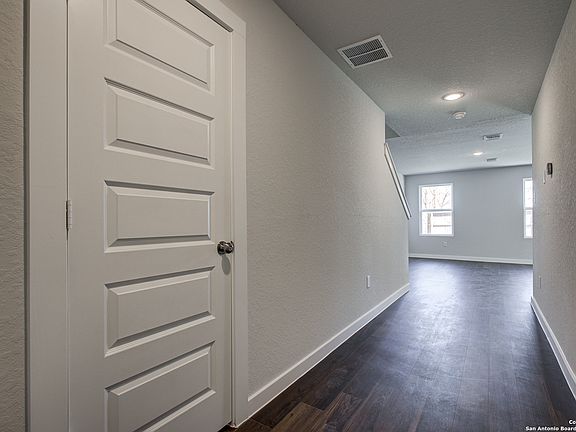 3rd image of 12506 Mildred Garden