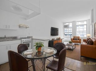 88 Fulton St #319, New York, NY 10038